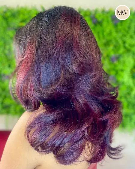 Coloration prune intense, ondulations — Salon MW Coiffure, Saint-Gilles-les-Bains, La Réunion