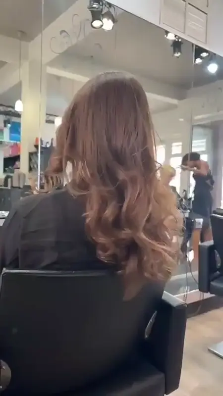 Soin illuminant, brushing bouclé